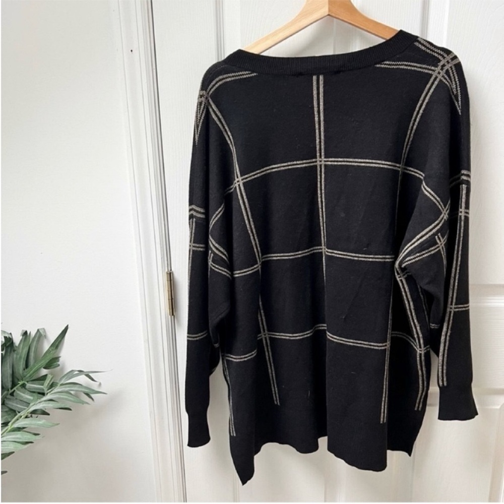 Prologue Window Pane V-neck Sweater - Picture 2 of 6